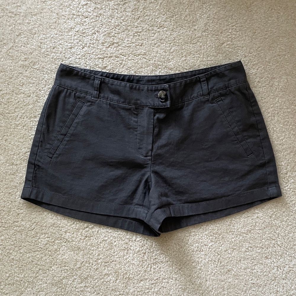 Theory Women’s Linen/Cotton Blend Shorts. Size 2.